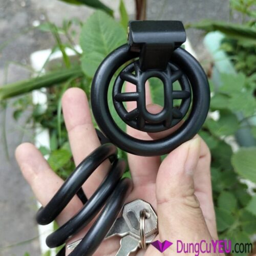 Khóa dương vật nhựa abs đẩy quy đầu màu đen