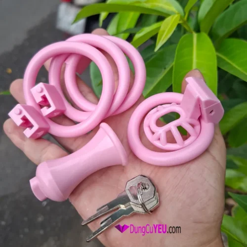 khóa dương vật cực ngắn nhựa màu hồng